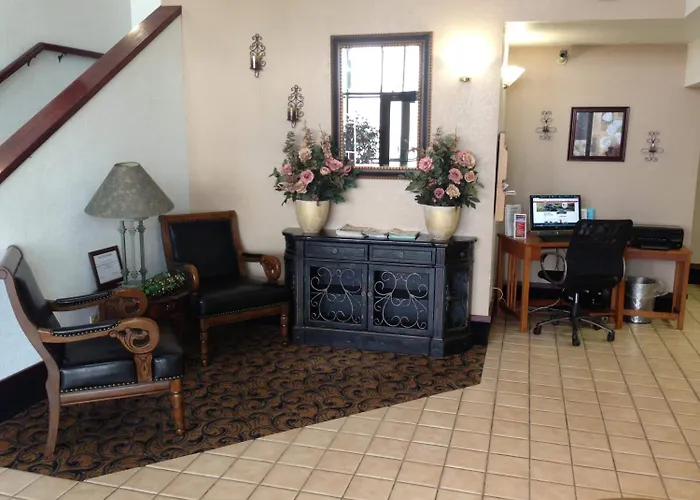 Brentwood Inn & Suites