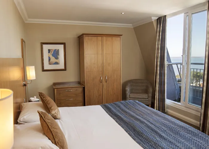 Harbour Heights Hotel