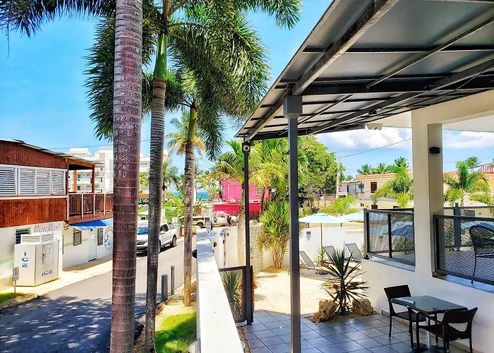 Casa Verde Hotel - Steps To The Beach, Pool, Restaurant & Bar