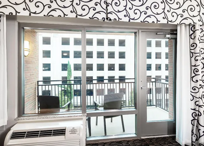 Hampton Inn & Suites Baton Rouge Downtown
