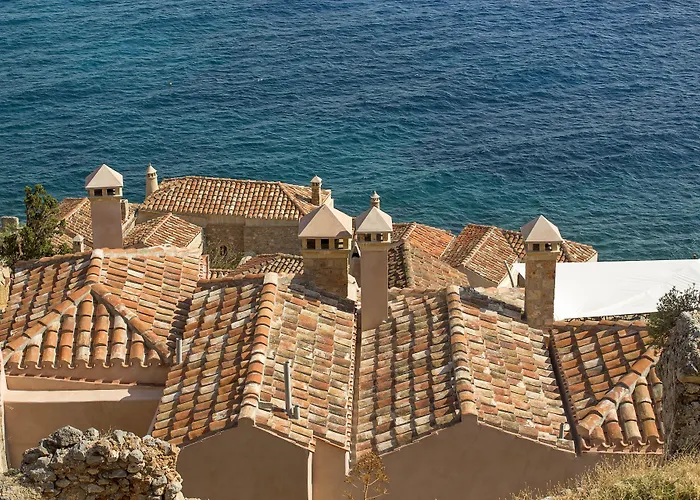 Moni Emvasis Luxury Suites