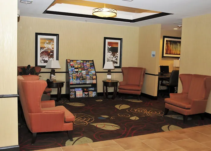 Holiday Inn Express & Suites Clinton By Ihg