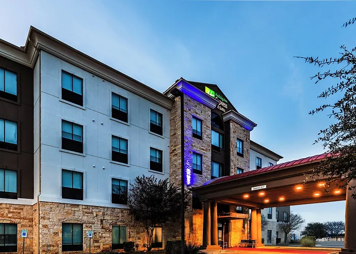 Holiday Inn Express & Suites Del Rio By Ihg