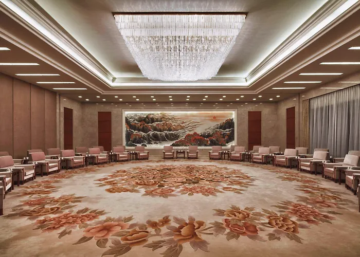Renaissance Tianjin Lakeview Hotel