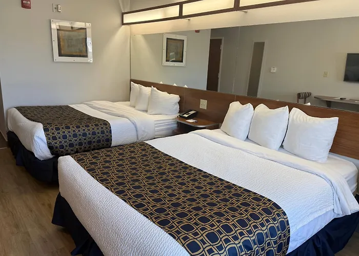 Microtel Inn & Suites