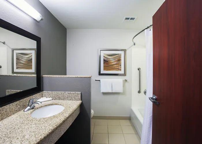Courtyard By Marriott Tulsa Woodland Hills Hotel