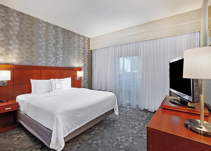 Courtyard By Marriott Tulsa Woodland Hills Hotel