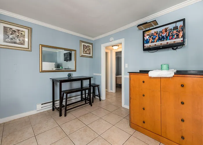 Boardwalk Hotel Charlee & Apartments Beach Hotel Oceanfront