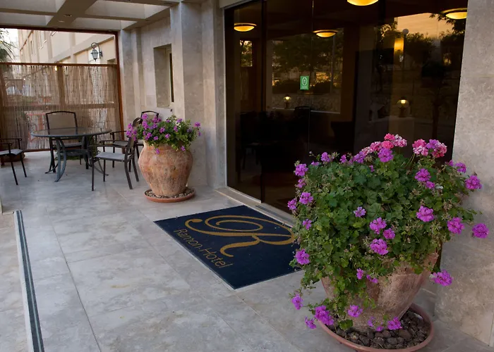 Ramon Suites By Smart Hotels