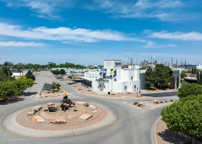 Spark By Hilton Artesia