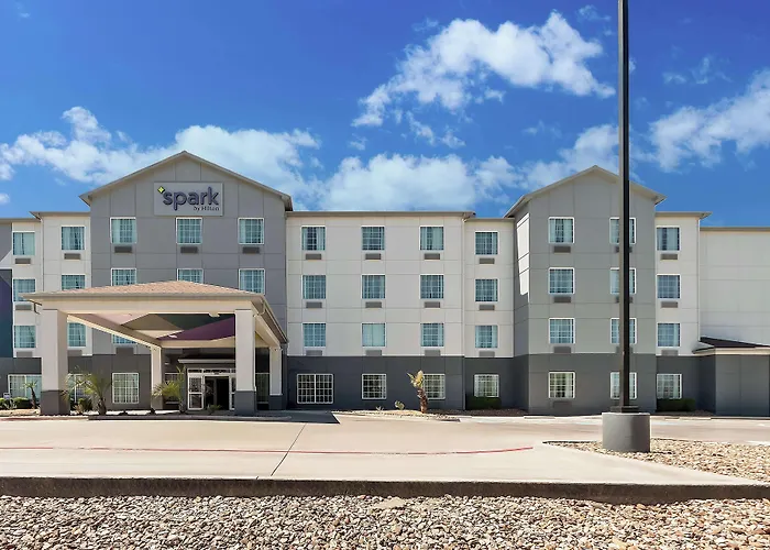 Spark By Hilton Selma