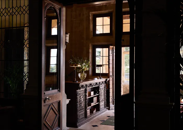 Dumbleton Hall