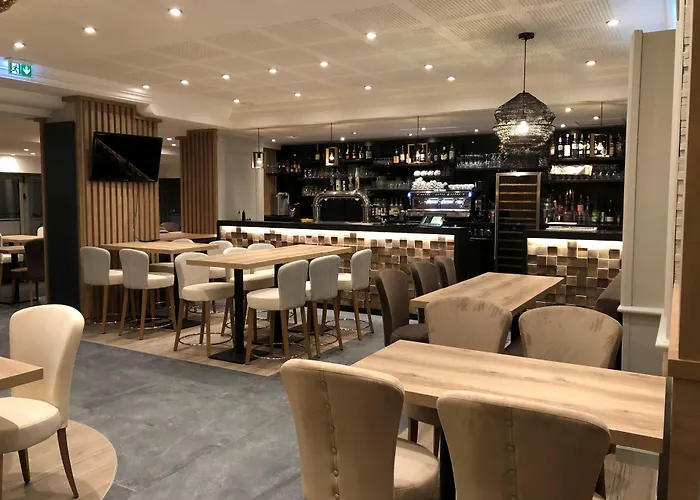 Best Western Le Duguesclin Hôtel-Restaurant