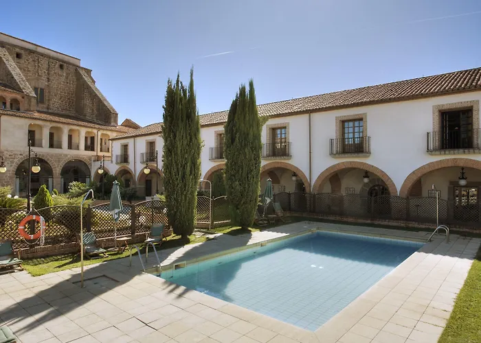 Parador De Plasencia