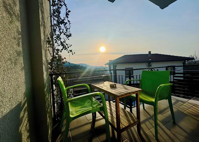 Rebetika Hotel & Bistro