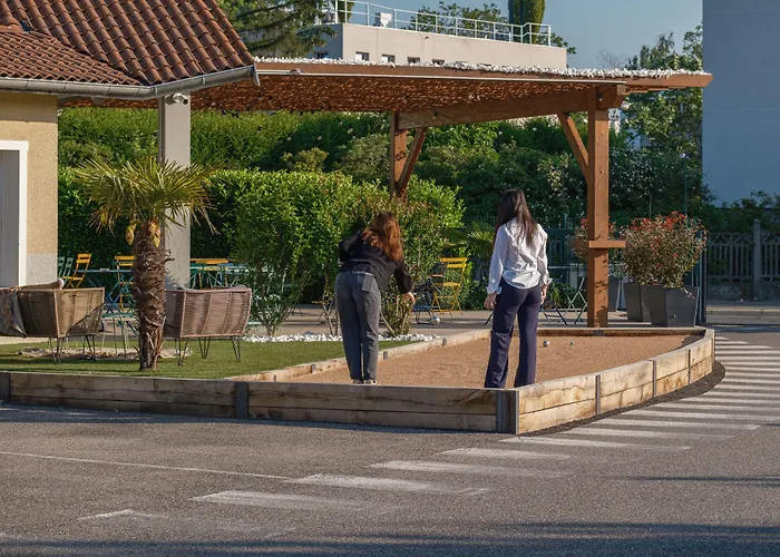 Kyriad Lyon Est - Bron Eurexpo Le Cottage