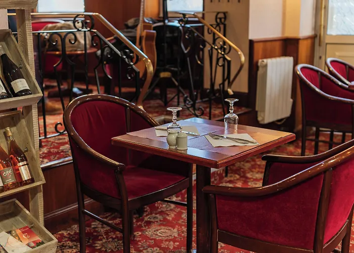 Logis Hotel Le Plantagenet