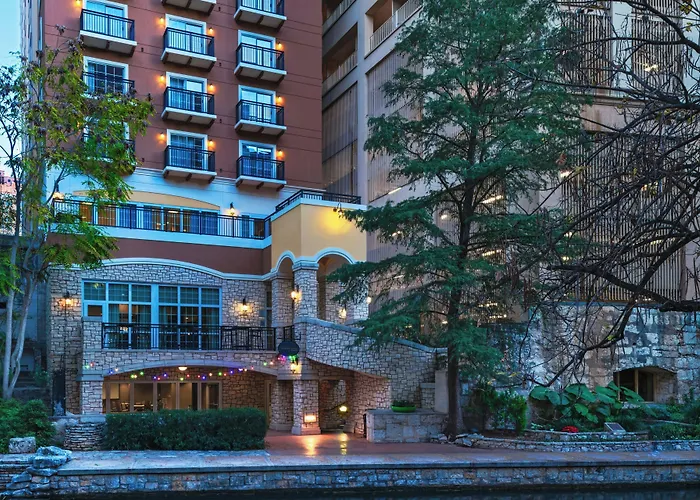 Courtyard By Marriott San Antonio Riverwalk
