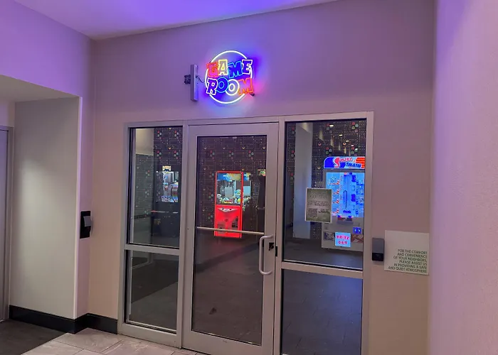 Holiday Inn Omaha Downtown - Waterpark By Ihg
