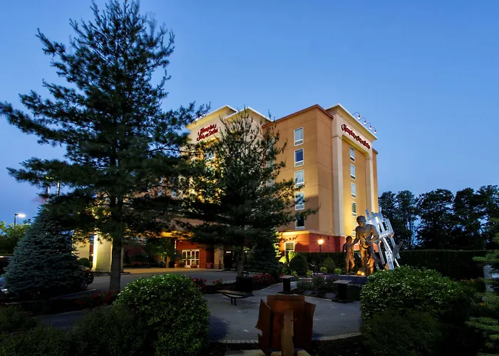 Hampton Inn & Suites Staten Island