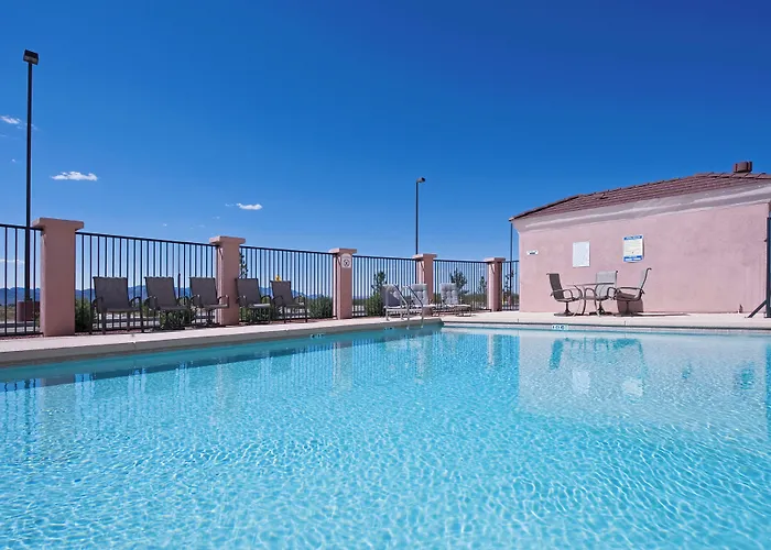 Holiday Inn Express & Suites Willcox
