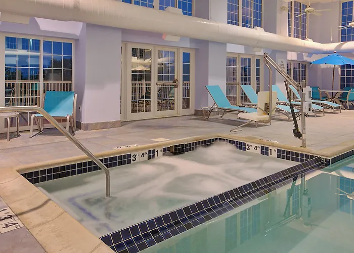 Holiday Inn Express & Suites Petoskey By Ihg
