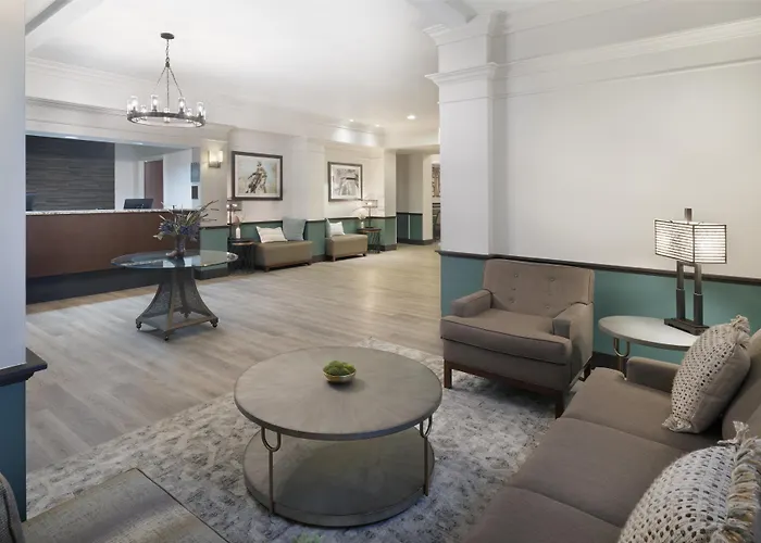 Best Western Plus Frontier Inn