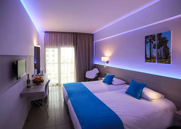 Les Palmiers Beach Boutique Hotel & Luxury Apartments