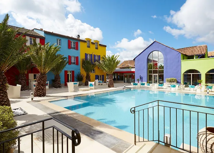 Le Stelsia Resort
