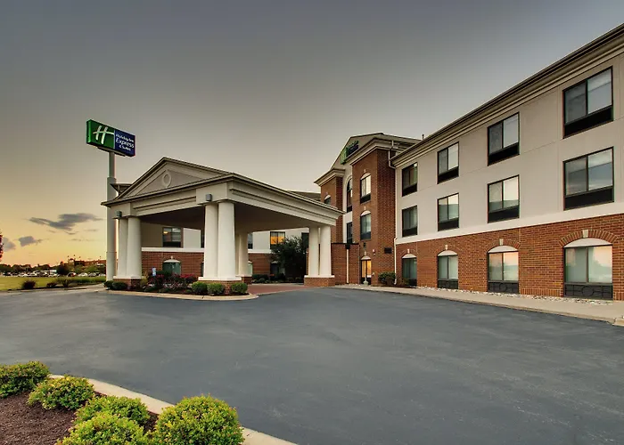 Holiday Inn Express Hotel & Suites Morris By Ihg