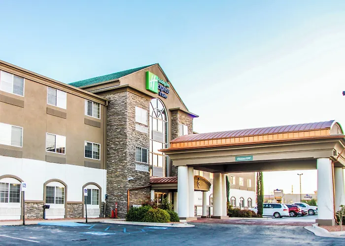 Holiday Inn Express Hotel & Suites Carlsbad By Ihg