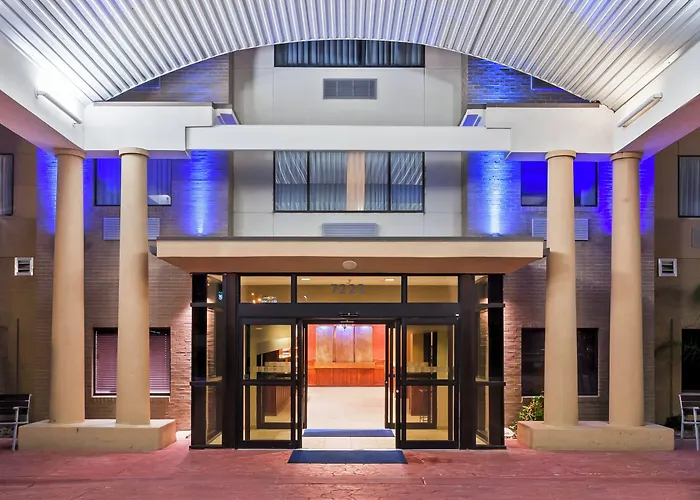 Holiday Inn Express & Suites - Laredo-Event Center Area By Ihg