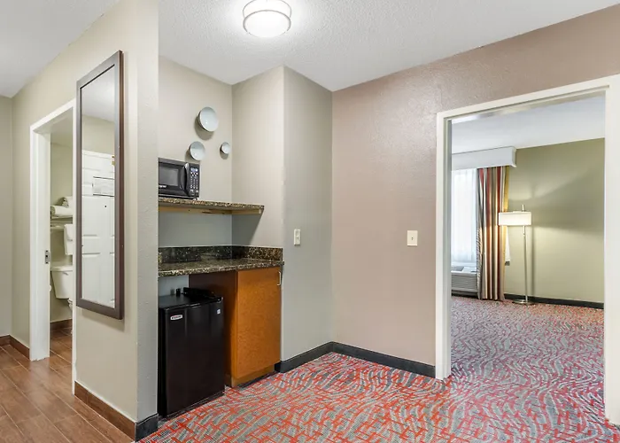 Comfort Inn & Suites North Charleston - Northwoods