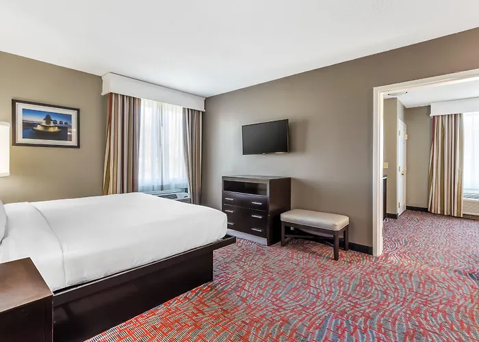 Comfort Inn & Suites North Charleston - Northwoods