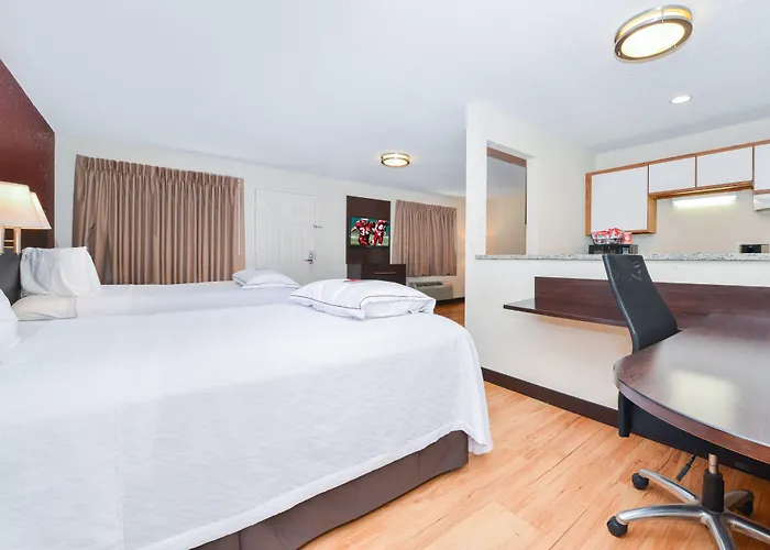 Red Roof Inn Plus+ & Suites Guilford