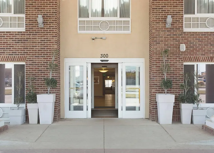 Holiday Inn Express Hotel & Suites Minot South By Ihg
