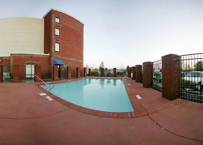 Comfort Suites Murfreesboro Shopping District