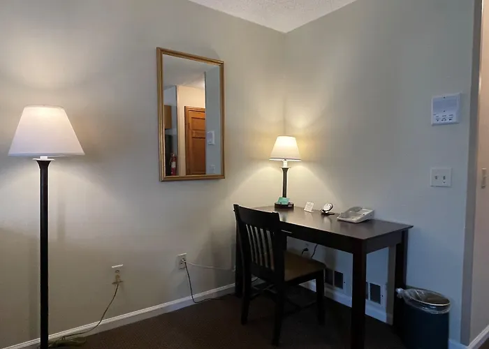 The Central Downtown Inn Suites
