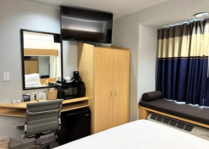 Microtel Inn & Suites By Wyndham Albertville