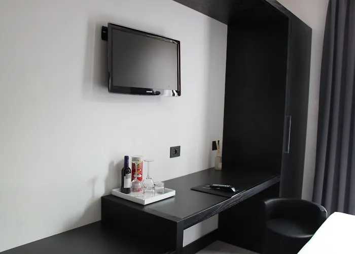 Lhp Hotel Napoleon