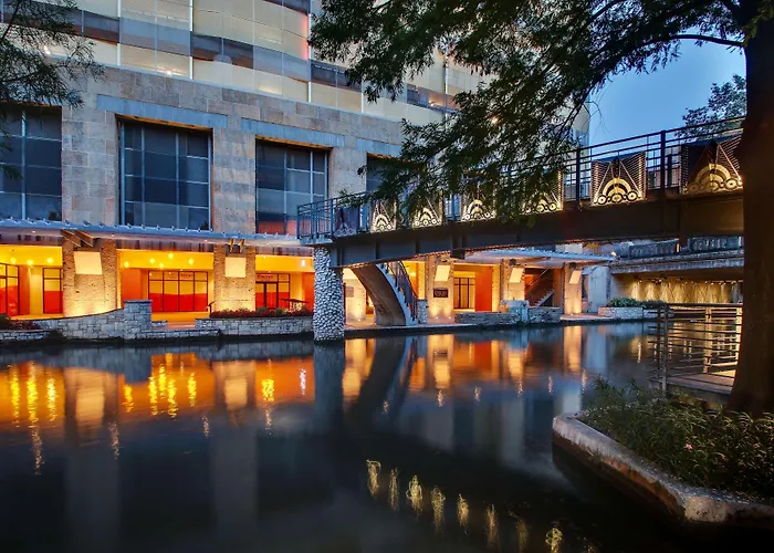 Drury Plaza Hotel San Antonio Riverwalk