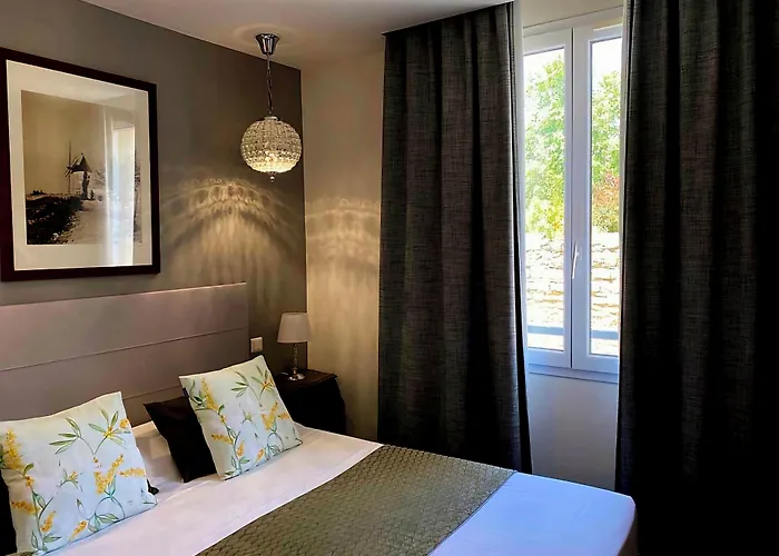 Brit Hotel Acacias
