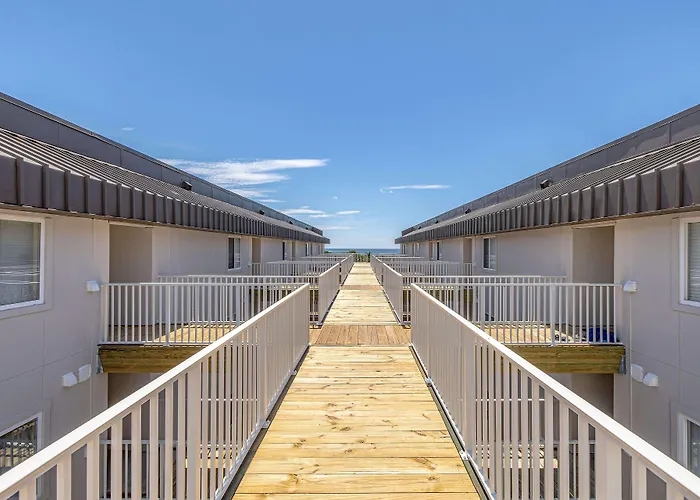 Hodnett Coopers Shipwatch Hotel St. Simons Island