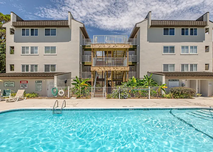 Hodnett Coopers Shipwatch Hotel St. Simons Island