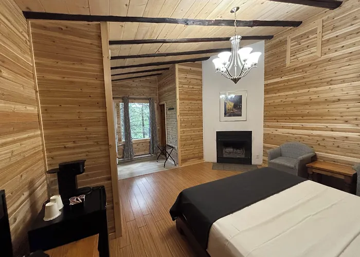 Auberge Alpine Inn