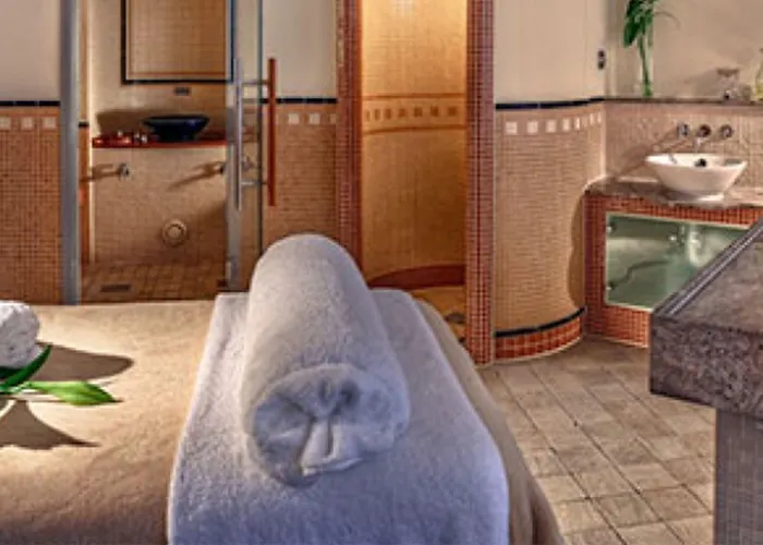 Hotel Vier Jahreszeiten Binz (Adults Only)