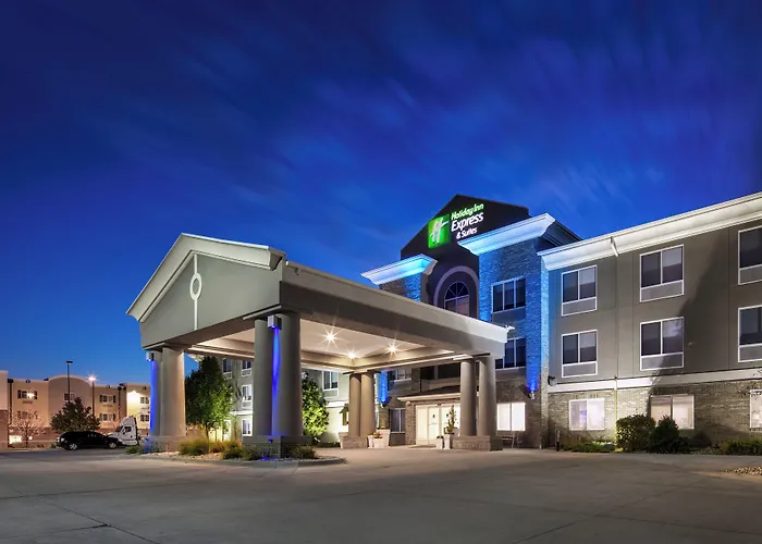 Holiday Inn Express & Suites Bellevue -Omaha Area- By Ihg