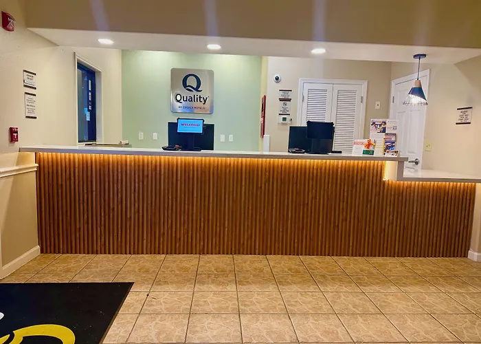 Quality Inn & Suites Victoria South