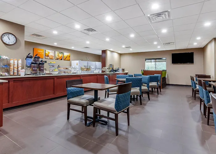 Comfort Suites Escanaba West