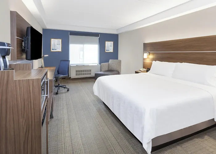Holiday Inn Express & Suites Riverhead - Long Island By Ihg